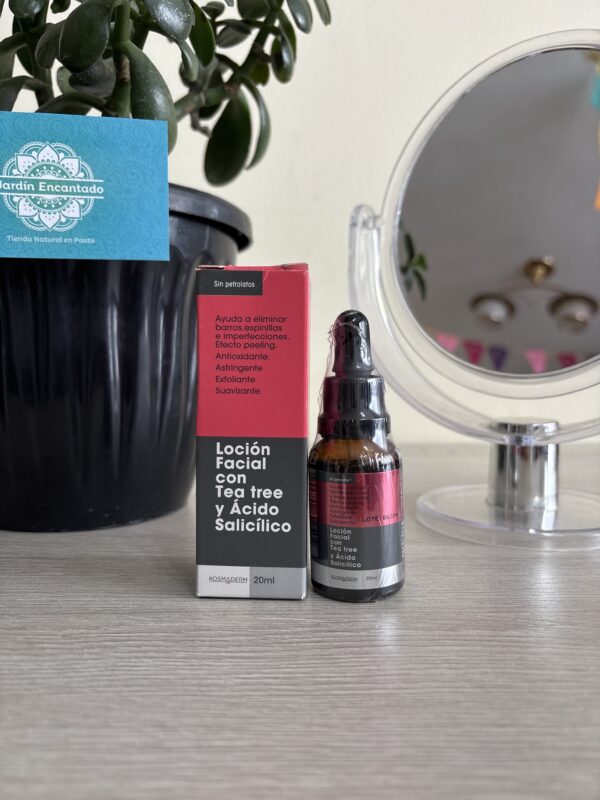 LOCIÓN FACIAL CON TEA TREE Y ÁCIDO SALICÍLICO KOSMADERM